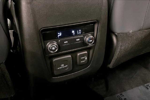 Used 2024 Buick Enclave Essence w/ Experience Buick Package AWD/4WD image 33