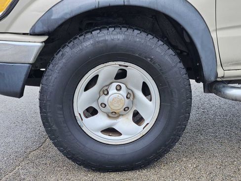 Used 2003 Toyota Tacoma PreRunner image 9