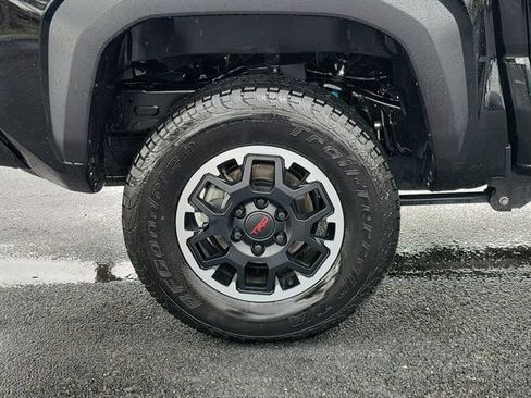 Used 2024 Toyota Tacoma TRD Off-Road image 5