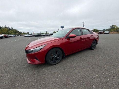 Used 2022 Hyundai Elantra SEL FWD image 34