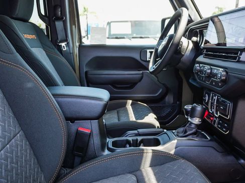 New 2026 Jeep Gladiator Mojave AWD/4WD image 16