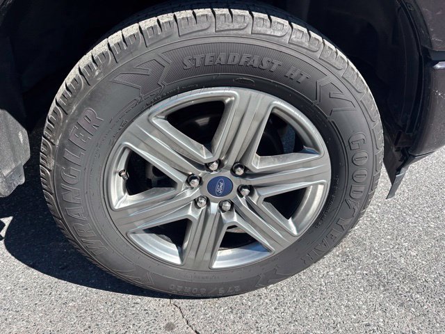 Used 2018 Ford F150 XLT w/ Equipment Group 302A Luxury AWD/4WD image 24