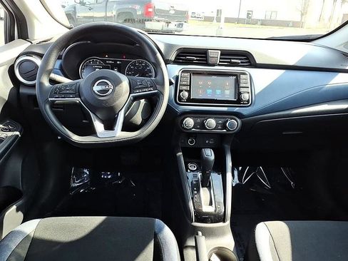 Used 2025 Nissan Versa SV image 18