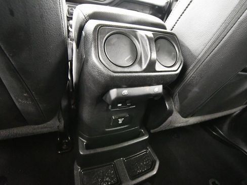 Used 2023 Jeep Wrangler Unlimited Sahara image 15