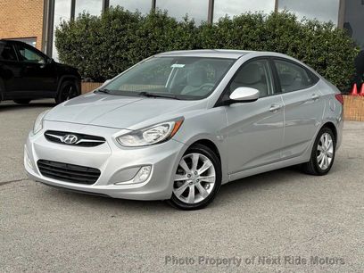 Used 2012 Hyundai Accent GLS w/ Premium Pkg 3