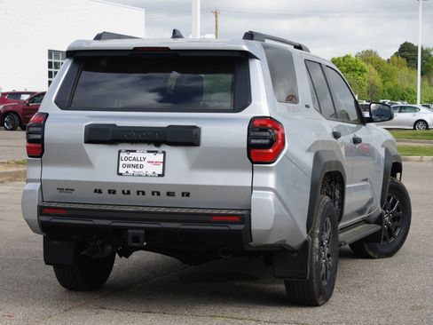 Used 2026 Toyota 4Runner SR5 image 18