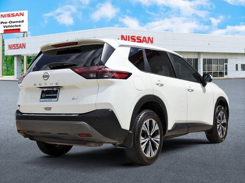 Used 2023 Nissan Rogue SV image 4