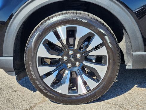 Used 2025 Ford Explorer Platinum w/ LUX Leather Package image 10