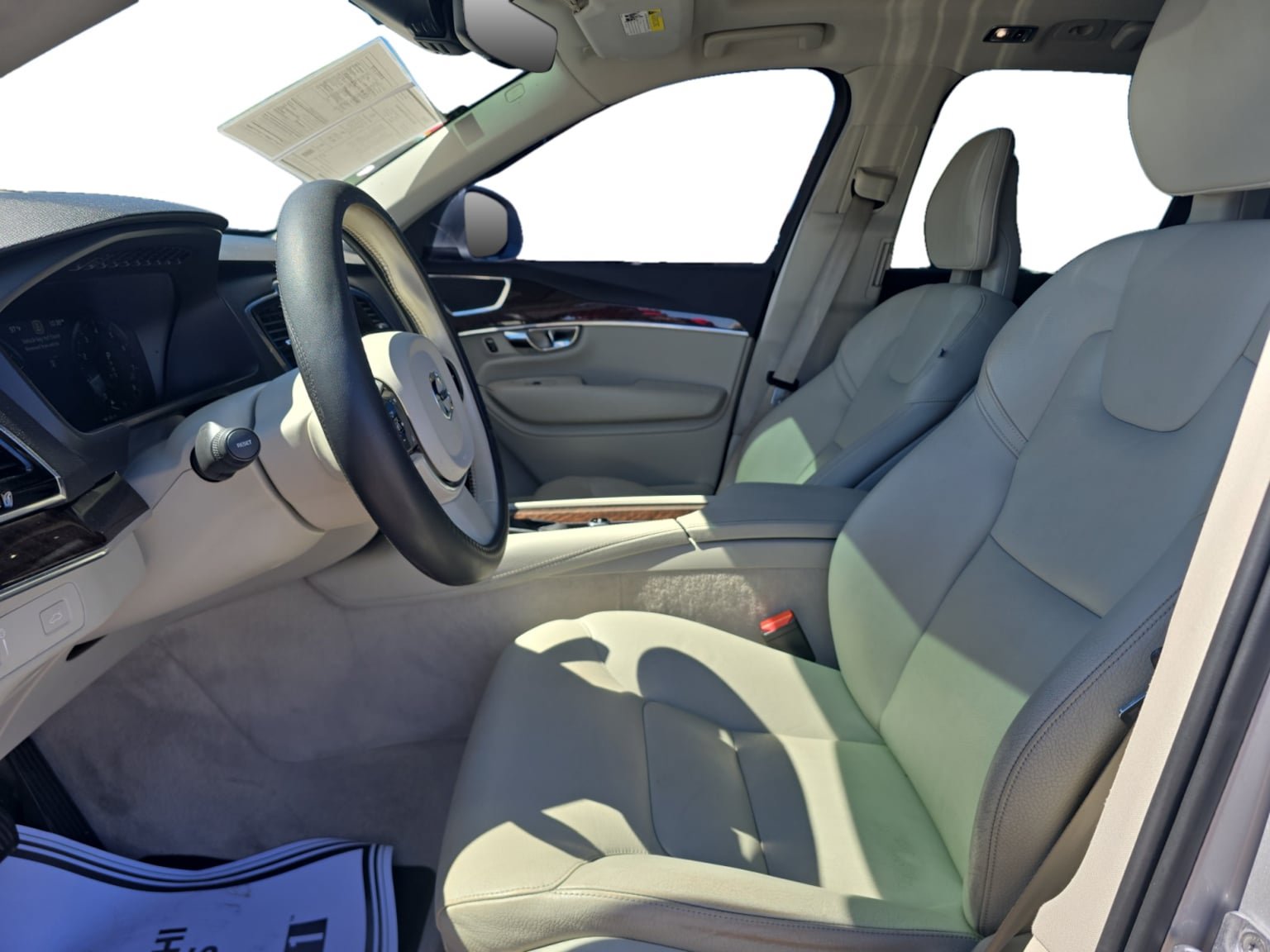 Used 2016 Volvo XC90 T6 Momentum AWD/4WD image 10