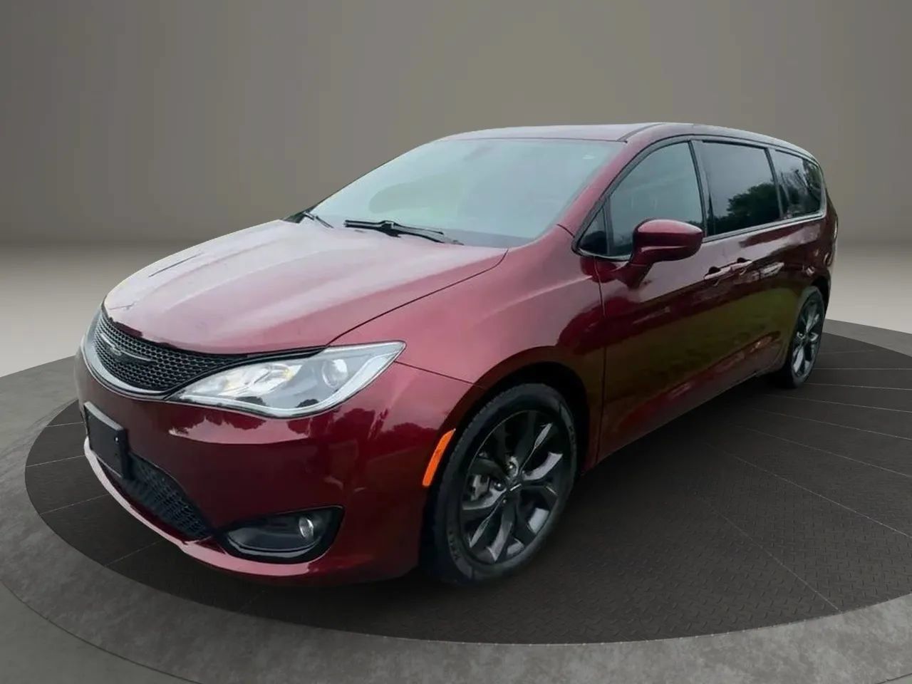 Used 2020 Chrysler Pacifica Touring w/ S Appearance Package FWD image 3