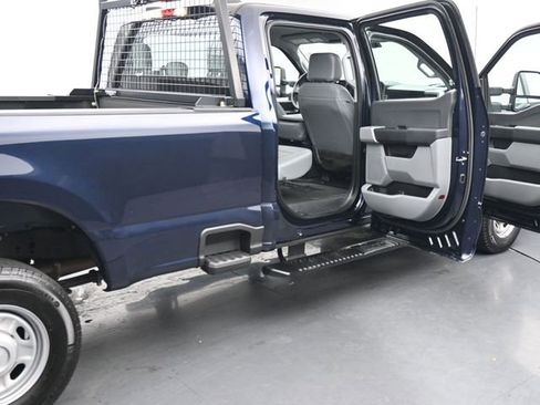 Used 2023 Ford F250 XL AWD/4WD image 9