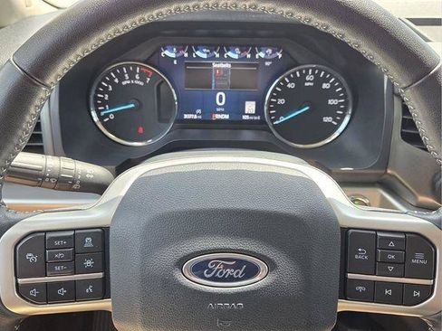 Used 2024 Ford Expedition XLT AWD/4WD image 34