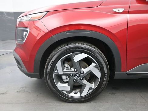 Used 2024 Hyundai Venue Limited FWD image 9