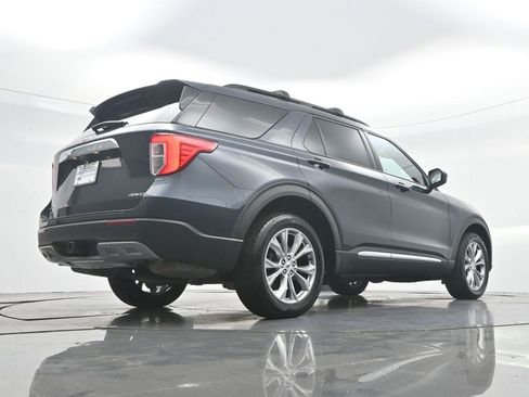 Used 2023 Ford Explorer XLT w/ Equipment Group 202A AWD/4WD image 37
