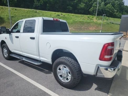 Used 2024 RAM 2500 Tradesman w/ Chrome Appearance Group AWD/4WD image 6