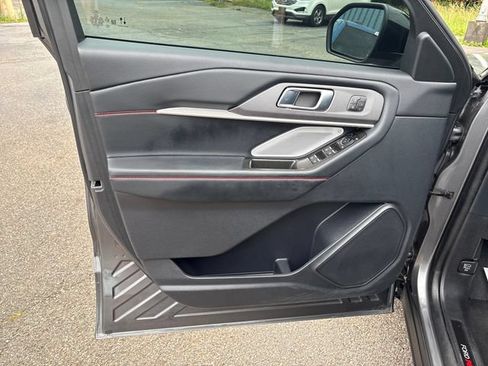 Used 2025 Ford Explorer ST AWD/4WD image 7