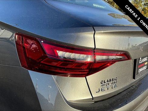 Used 2024 Volkswagen Jetta SE image 21