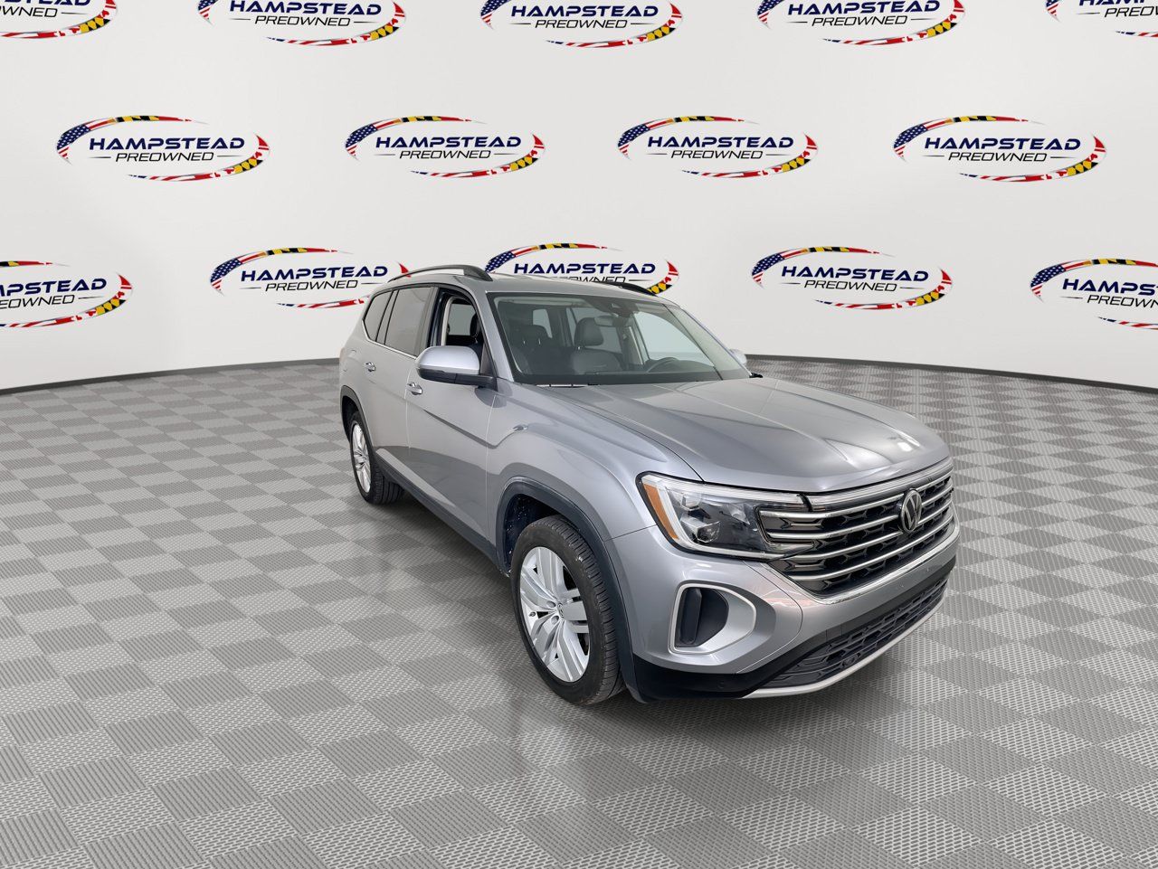 Used 2025 Volkswagen Atlas SE AWD/4WD image 2
