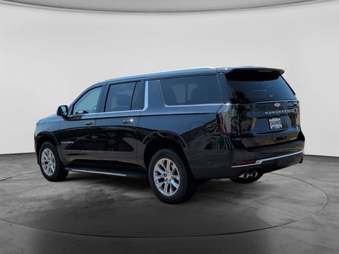 Used 2025 Chevrolet Suburban Premier AWD/4WD image 5