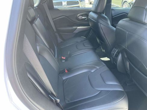 Used 2021 Jeep Cherokee Latitude Lux AWD/4WD image 45