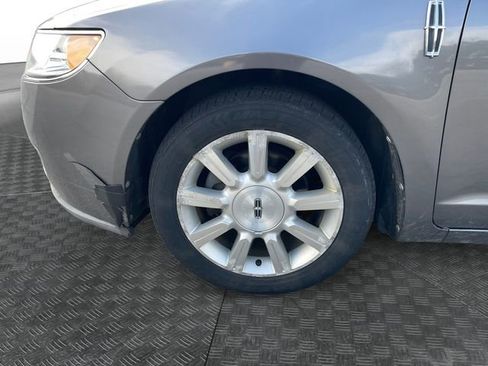 Used 2011 Lincoln MKZ image 9