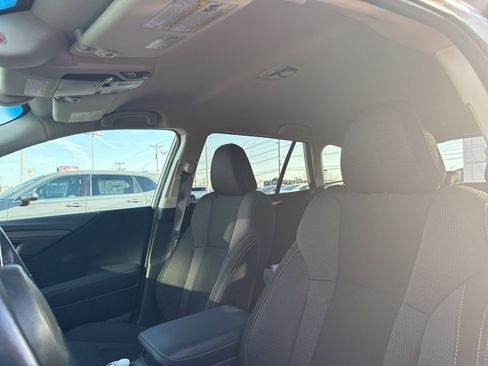 Used 2021 Subaru Outback Premium image 6