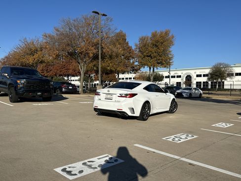 Used 2017 Lexus RC 200t image 2