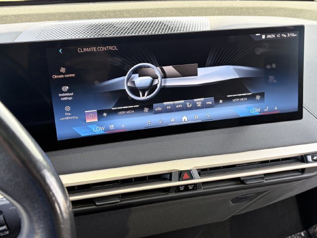 Used 2024 BMW iX xDrive50 w/ Sport Package AWD/4WD image 29