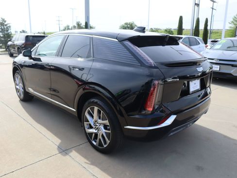 New 2026 Cadillac Optiq Luxury 1 RWD image 21