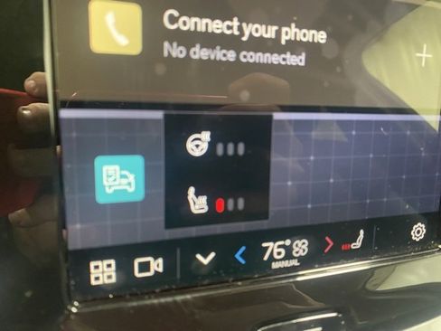 Used 2025 Volvo V60 B5 Cross Country Plus image 25