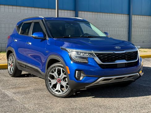 Used 2021 Kia Seltos SX w/ SX Sunroof Package image 3