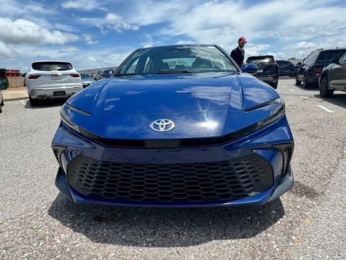 Used 2025 Toyota Camry SE FWD image 21