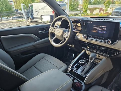 New 2026 Chevrolet Colorado ZR2 w/ ZR2 Bison Edition image 10