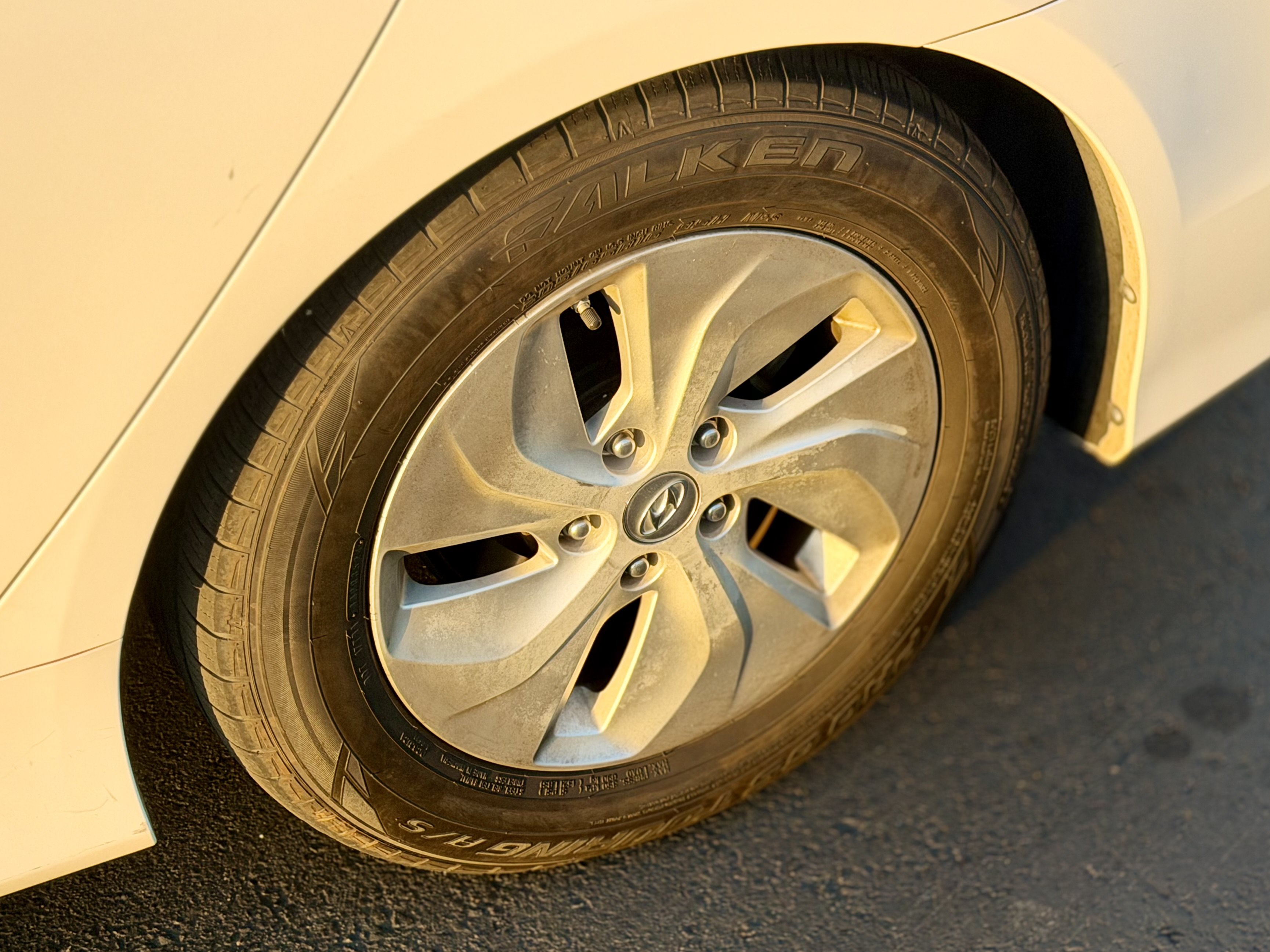 Used 2015 Hyundai Sonata Hybrid FWD image 26