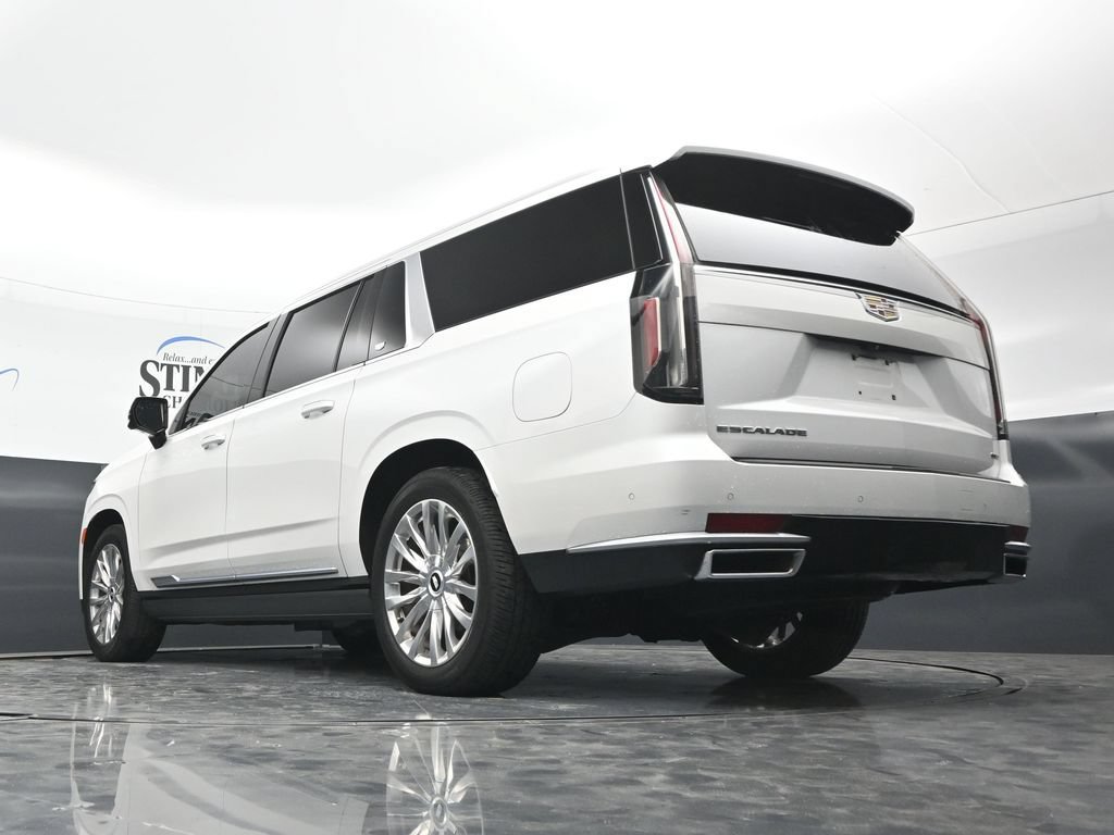 Used 2022 Cadillac Escalade ESV Premium Luxury w/ Performance Package AWD/4WD image 35