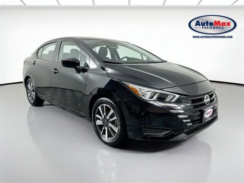 Used 2023 Nissan Versa SV image 1
