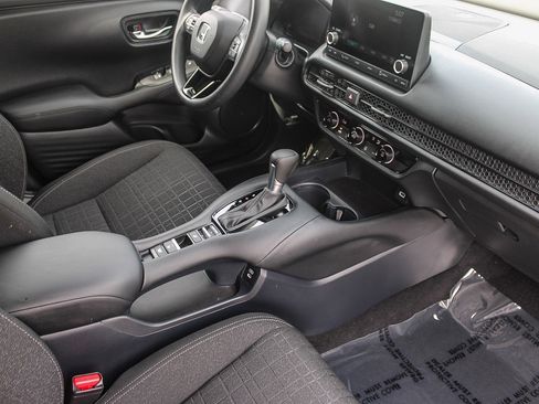 Used 2024 Honda HR-V LX image 17