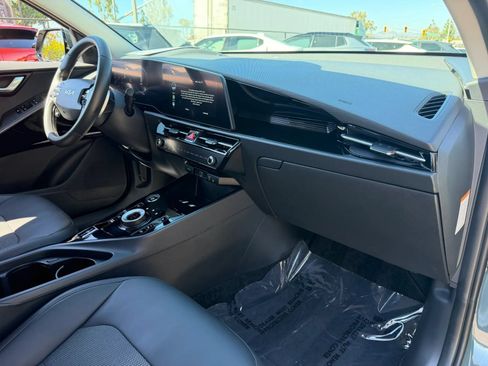 Used 2024 Kia Niro Wind FWD image 23