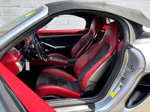 Certified 2016 Porsche Boxster Spyder RWD image 5