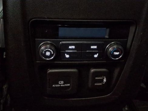 Used 2019 Buick Enclave Premium AWD/4WD image 18