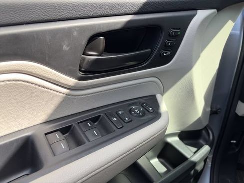 Used 2025 Honda Odyssey EX-L image 9