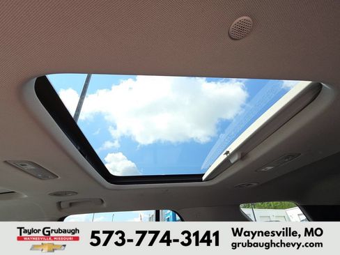 Used 2018 Chevrolet Traverse LT FWD image 34