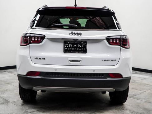 Used 2024 Jeep Compass Limited image 9