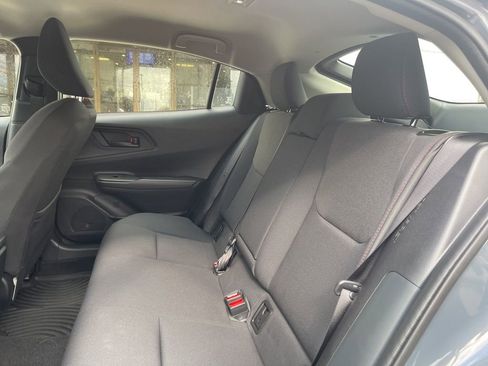 Used 2025 Toyota Prius Plug-In Hybrid image 12