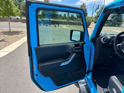 Used 2017 Jeep Wrangler Unlimited Sahara w/ Quick Order Package 24E Chief AWD/4WD image 11