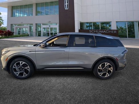 New 2025 Lincoln Nautilus Premier image 4