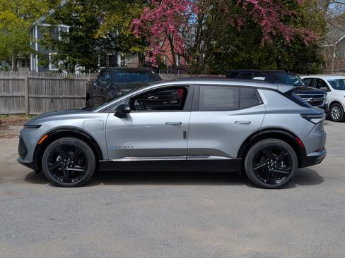 New 2025 Chevrolet Equinox EV RS image 13