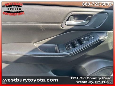 Used 2023 Nissan Rogue SV w/ SV Premium Package AWD/4WD image 18