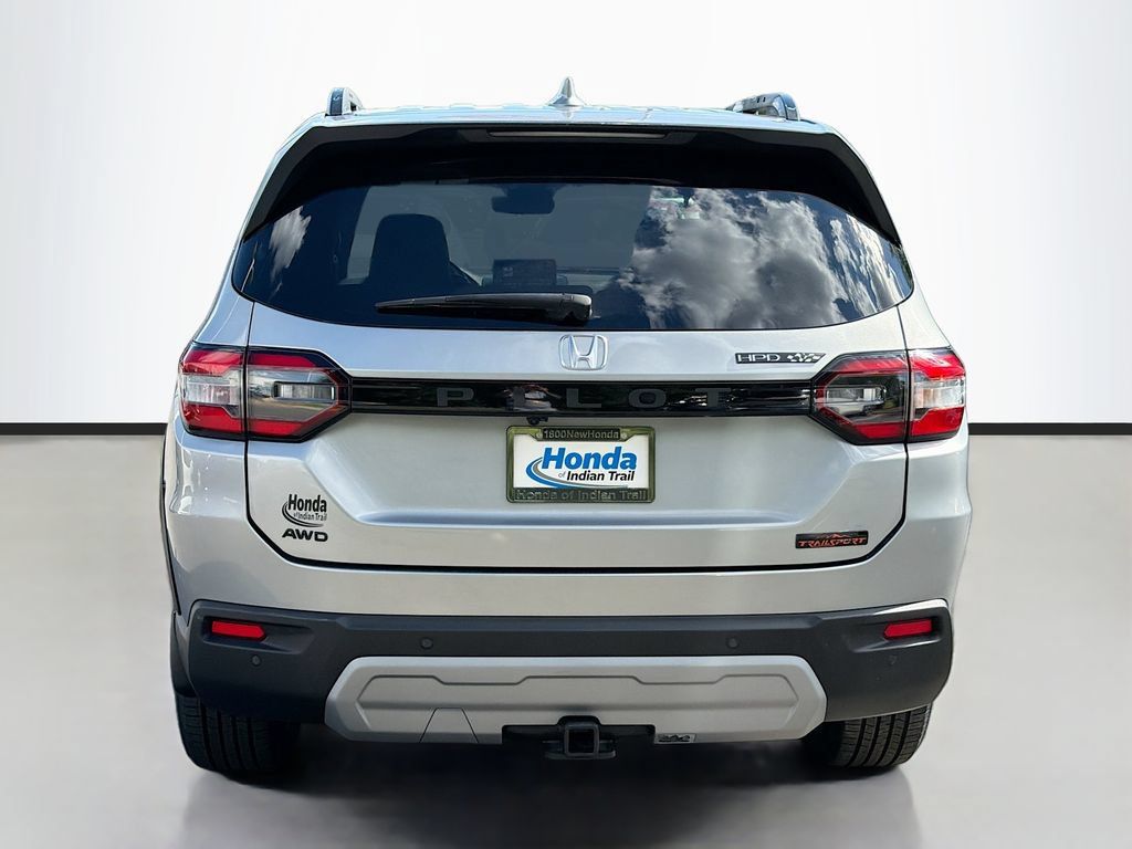 Used 2024 Honda Pilot TrailSport image 6