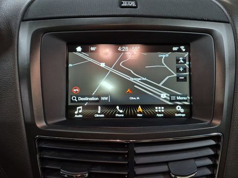 Used 2018 Lincoln MKT AWD image 15